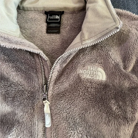The North Face Women's Light Gray Osito Jacket - Picture 2 of 6